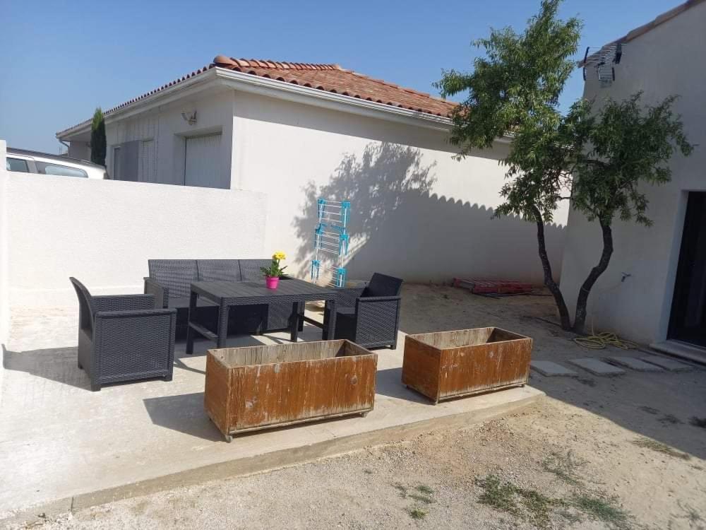 Вилла Cosy-Loft Industriel , Jacuzzi , Wifi , 6 Personnes Max Aigues-Vives  Экстерьер фото